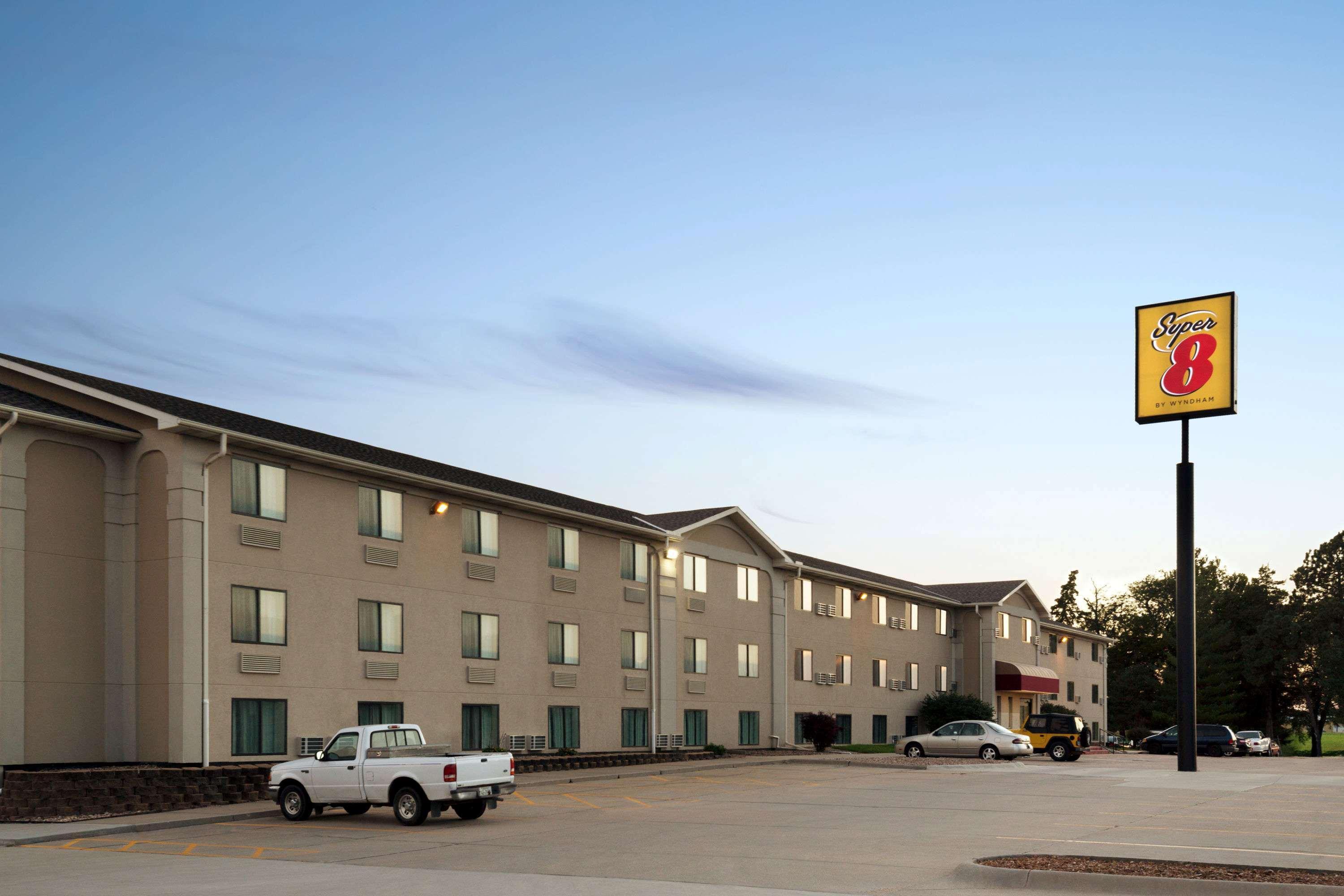 Hotel Super 8 By Wyndham Lincoln North Esterno foto