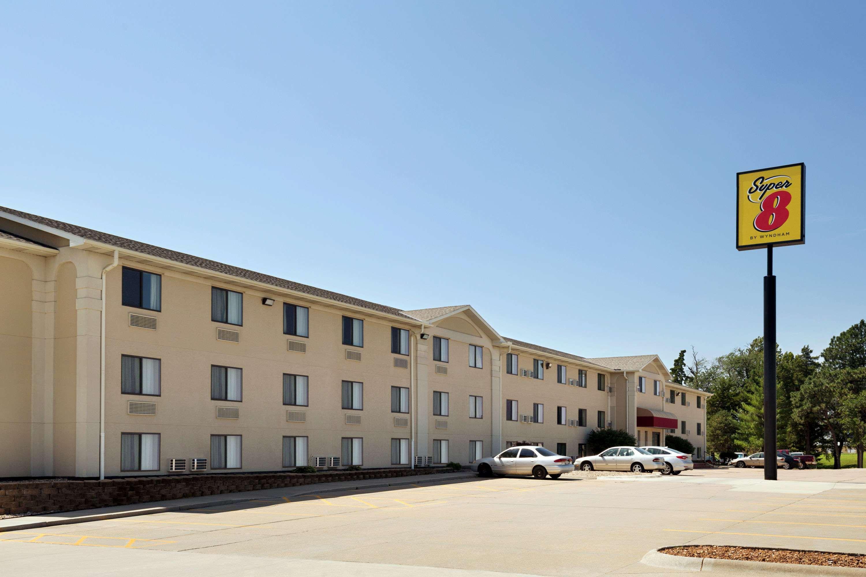 Hotel Super 8 By Wyndham Lincoln North Esterno foto