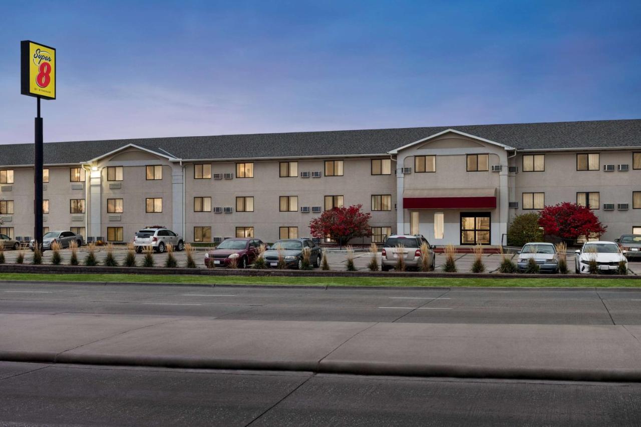 Hotel Super 8 By Wyndham Lincoln North Esterno foto
