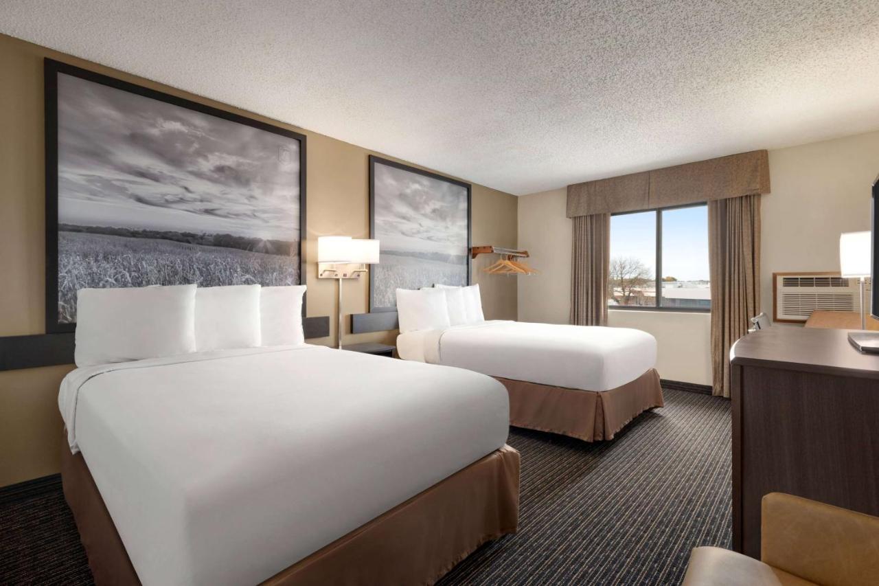 Hotel Super 8 By Wyndham Lincoln North Esterno foto