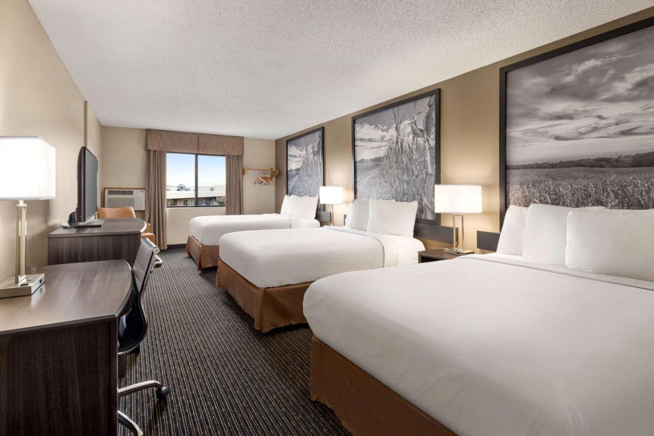 Hotel Super 8 By Wyndham Lincoln North Esterno foto