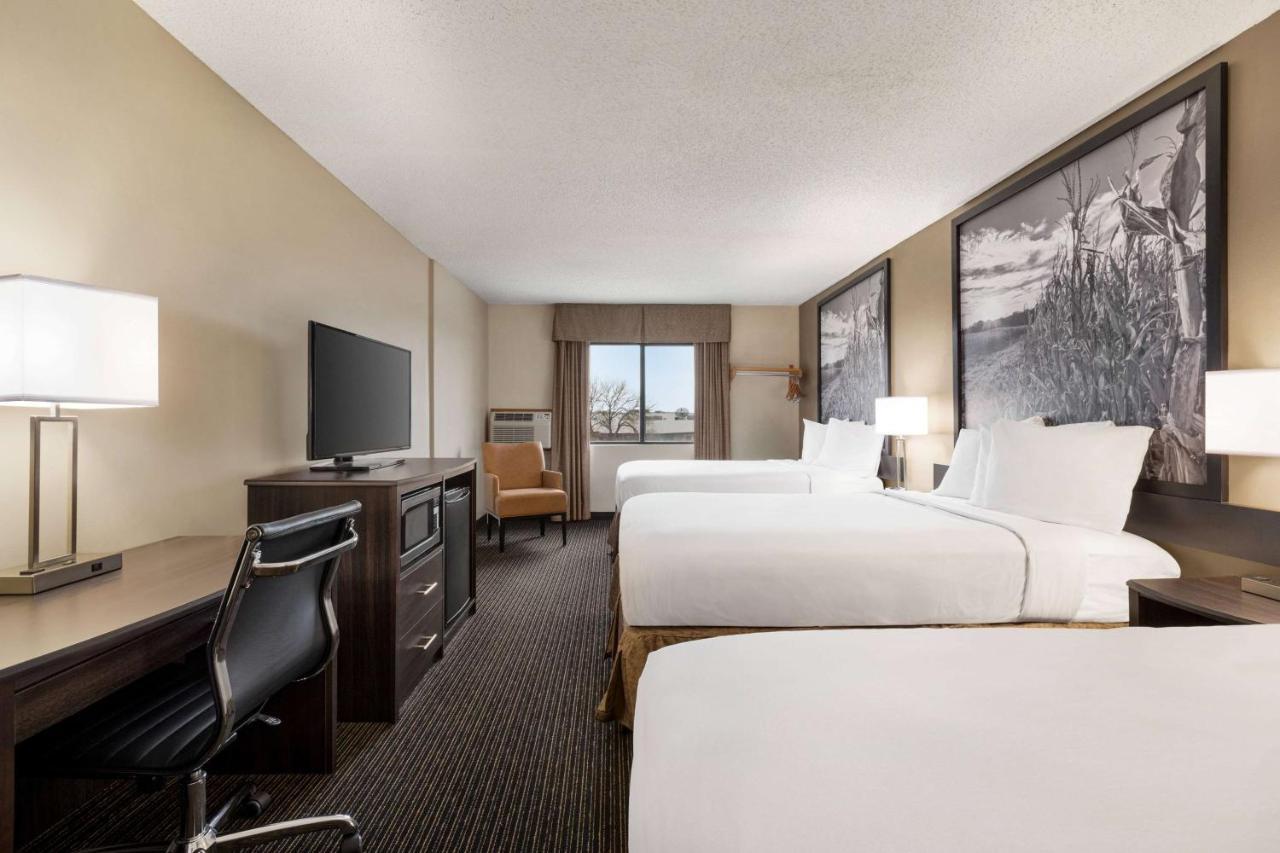 Hotel Super 8 By Wyndham Lincoln North Esterno foto