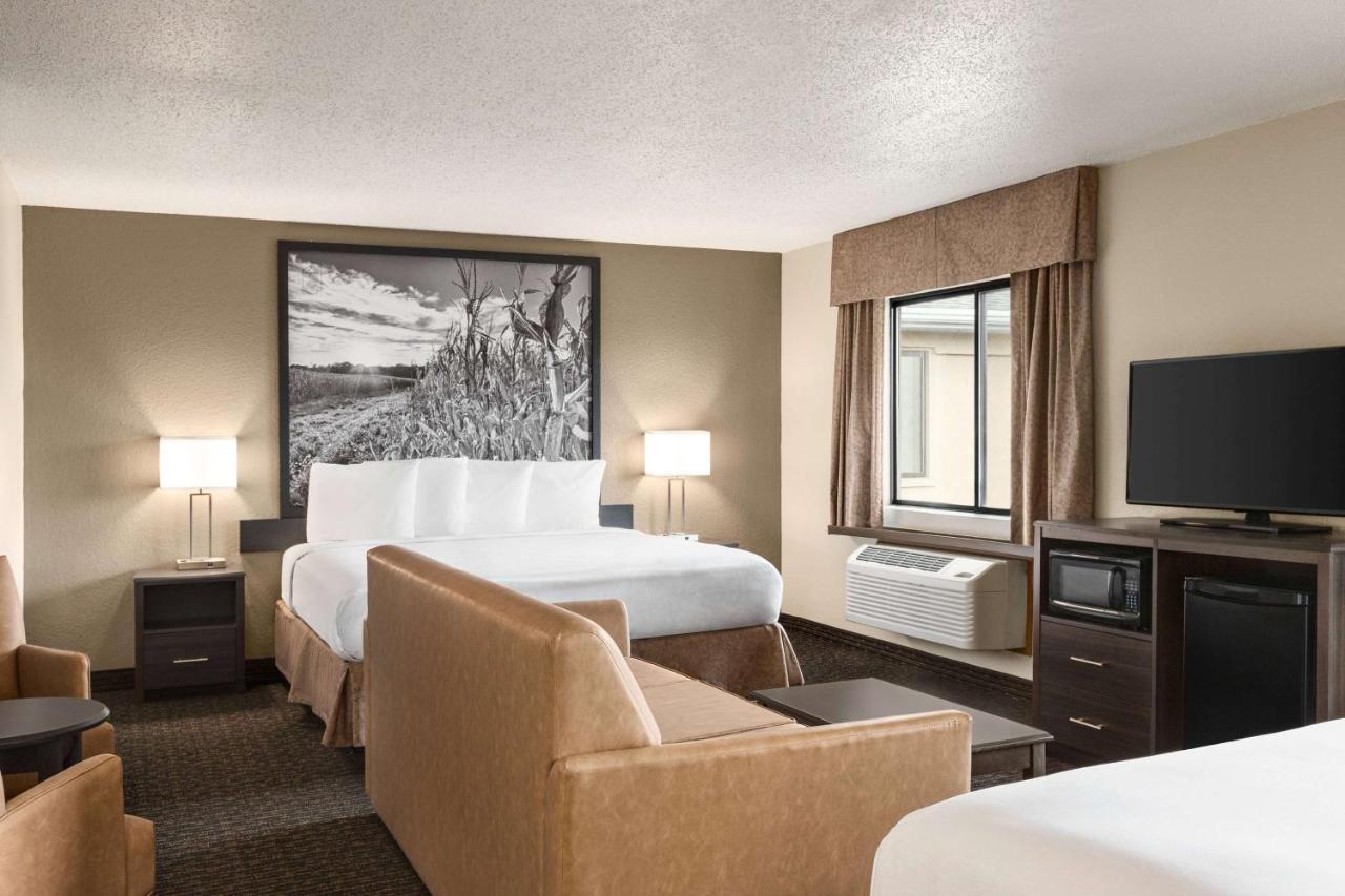 Hotel Super 8 By Wyndham Lincoln North Esterno foto