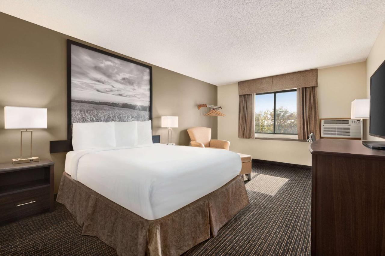 Hotel Super 8 By Wyndham Lincoln North Esterno foto
