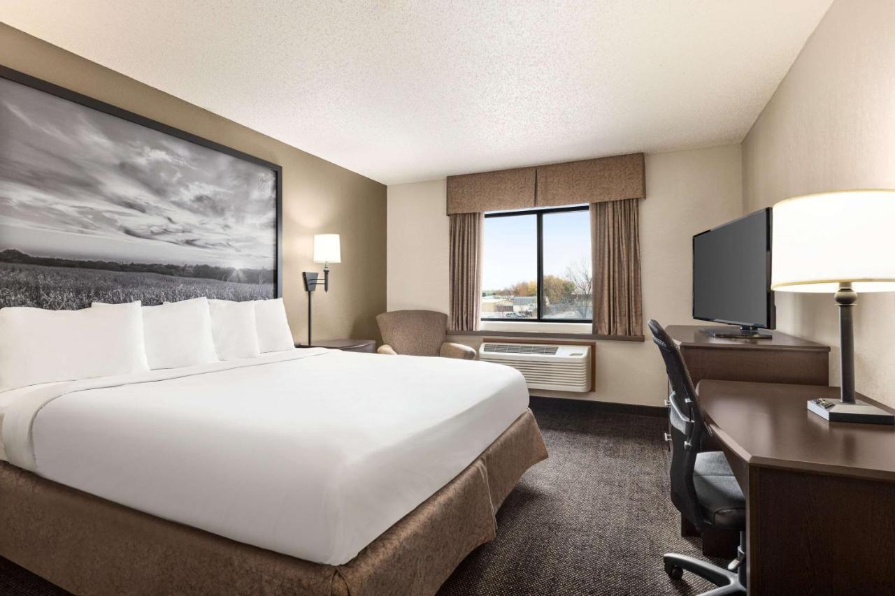 Hotel Super 8 By Wyndham Lincoln North Esterno foto
