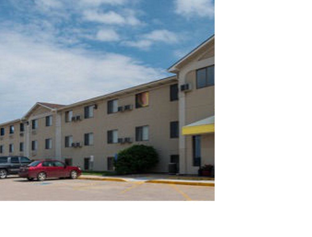 Hotel Super 8 By Wyndham Lincoln North Esterno foto