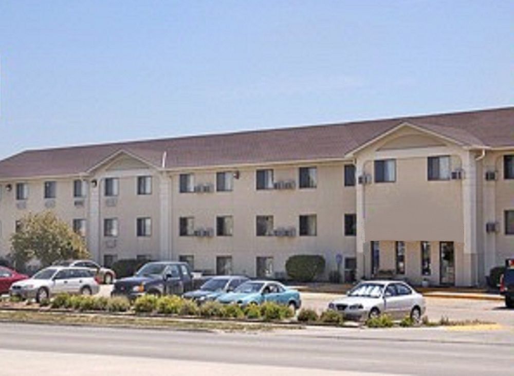 Hotel Super 8 By Wyndham Lincoln North Esterno foto